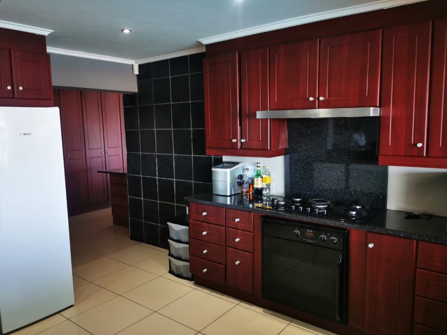 5 Bedroom Property for Sale in Jeffreys Bay Central Eastern Cape